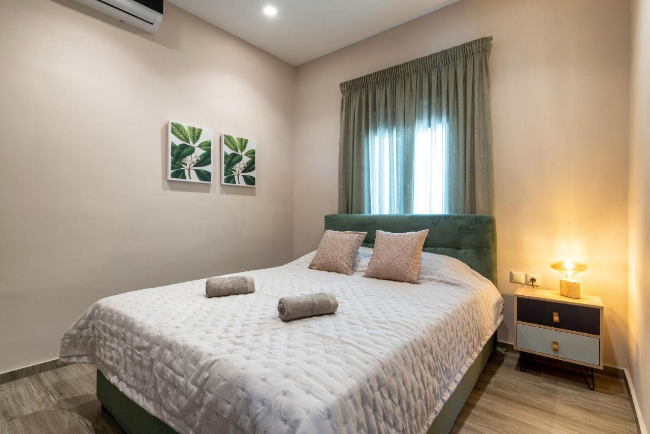 Big Blue Suites 1 依拉佩特拉 外观 照片